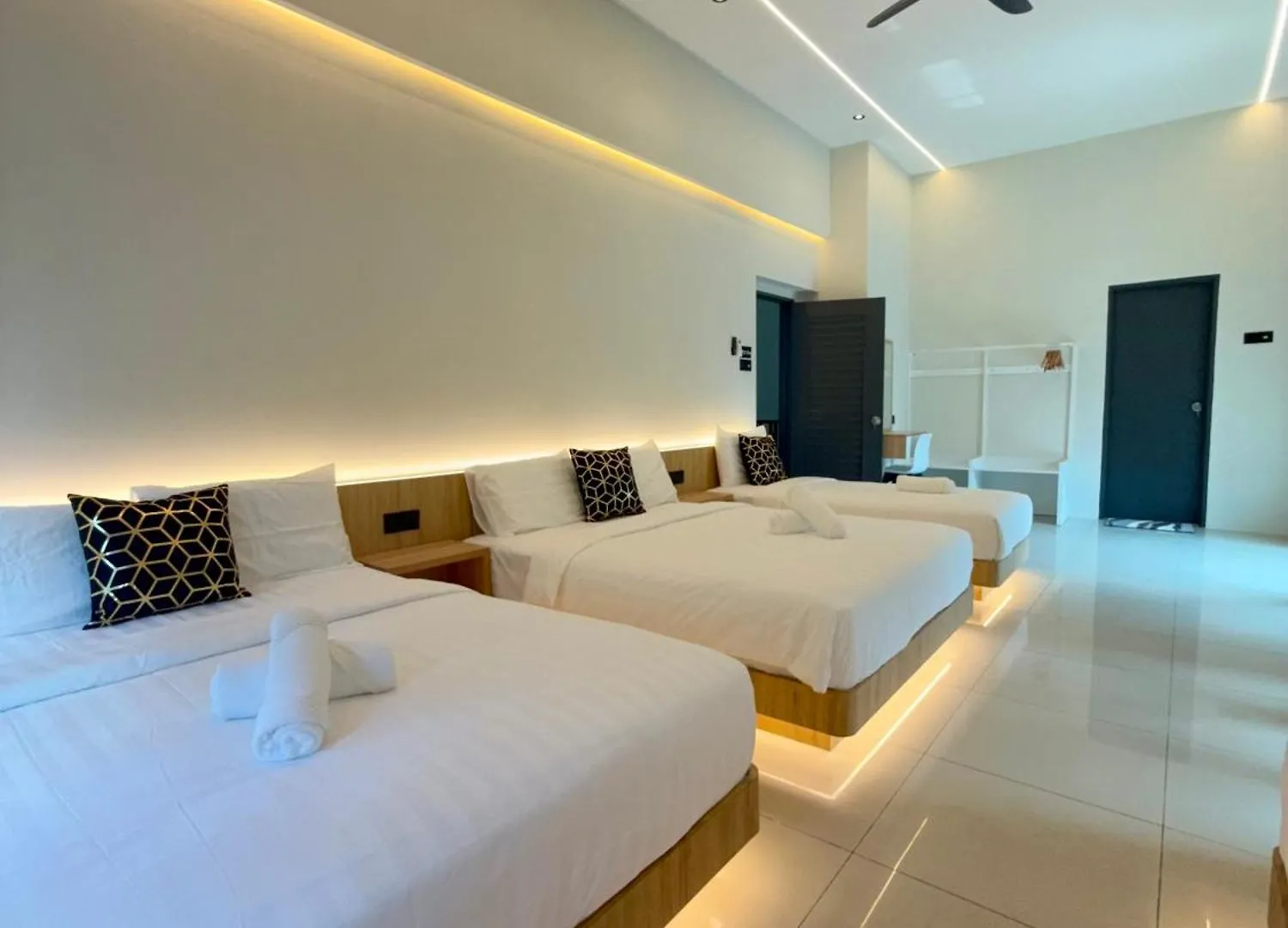 Lyl Evenhill Private Pool-18-23Pax 5Br Villa Ipoh